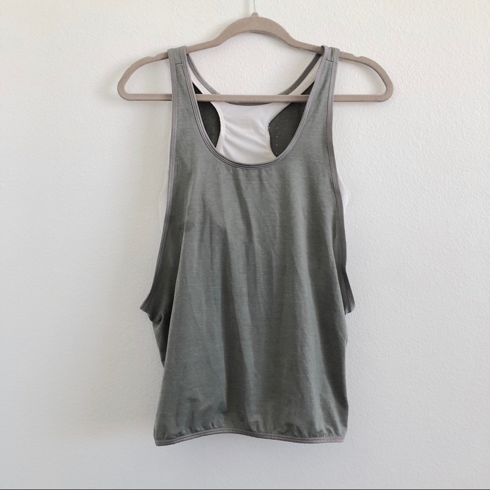 🔥WKND SALE🔥 Nike Top with attached Bra